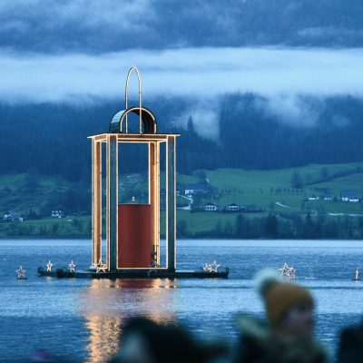 Every year tens of thousands of visitors come to Lake Wolfgang to enjoy the Wolfgangsee Advent in the three lake towns of Sankt Wolfgang, Sankt Gilgen and Strobl (Gmunden, Salzkammergut, Flachgau, Upper Austria, Salzurg, Austria)